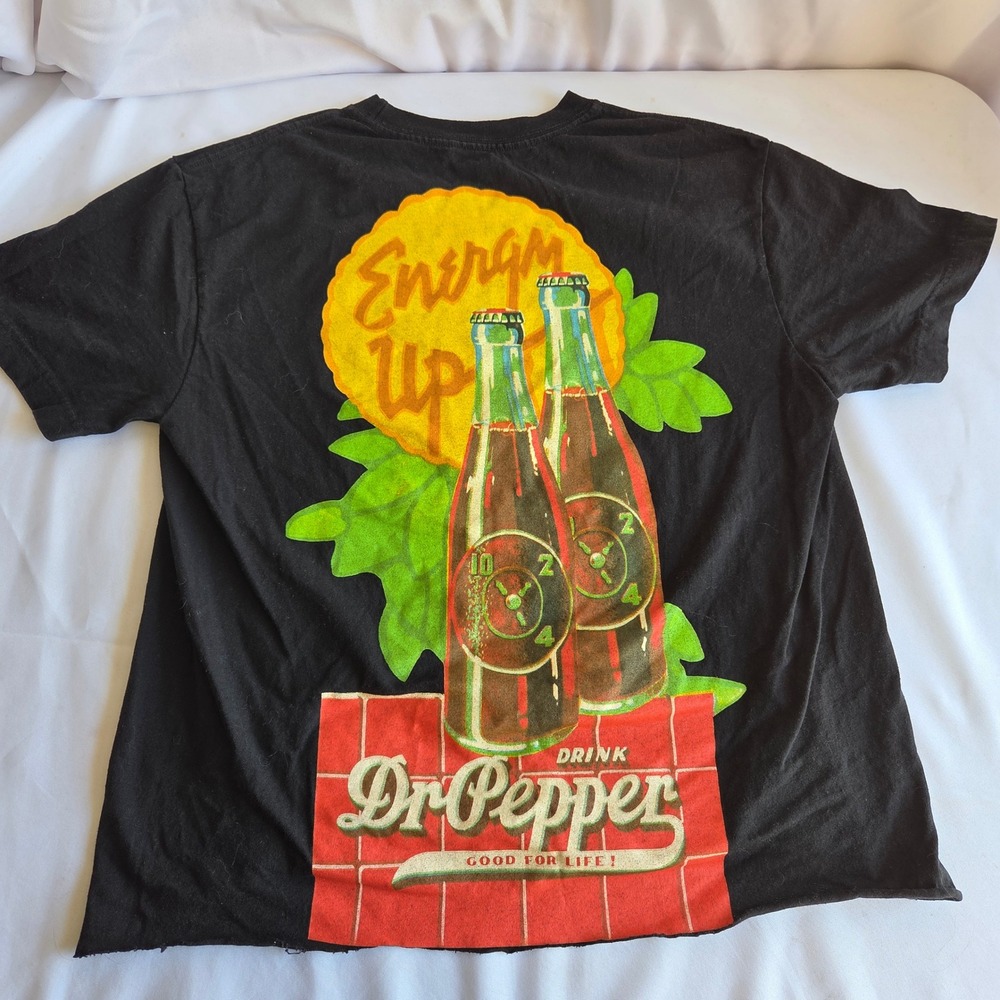 Bioworld Dr Pepper Energy Up Graphic T-Shirt Black Small Vintage Style Cut Hem